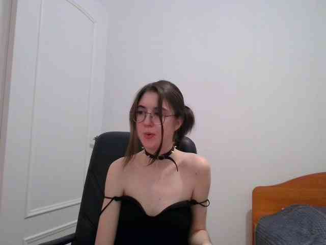 Sweet-Astarte webcam