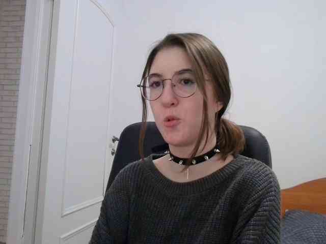 Sweet-Astarte webcam