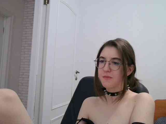 Sweet-Astarte webcam