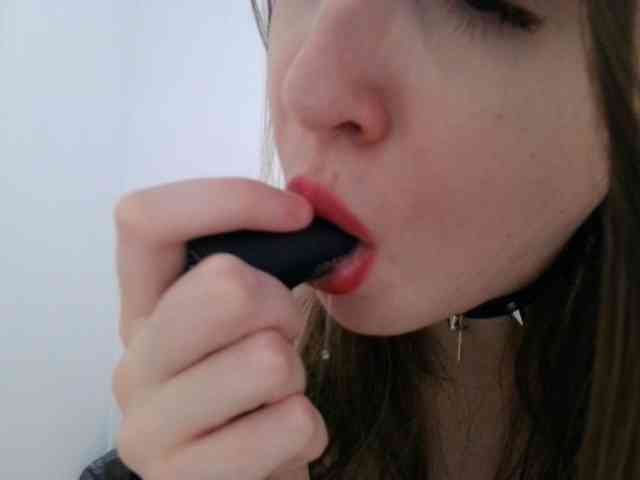 Sweet-Astarte webcam