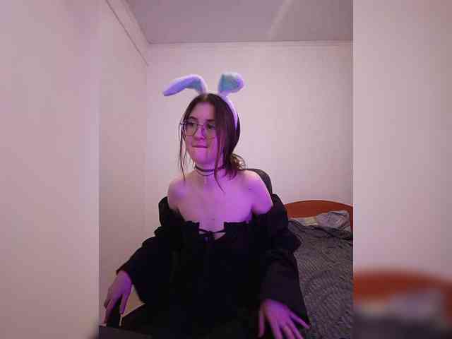 Sweet-Astarte webcam