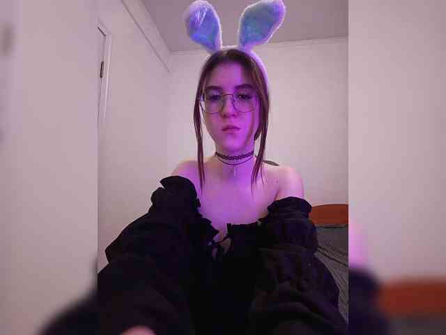 Sweet-Astarte webcam