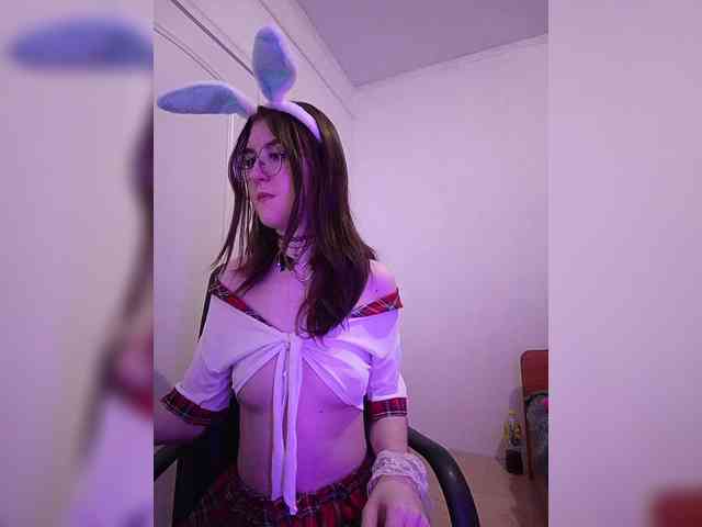 Sweet-Astarte webcam