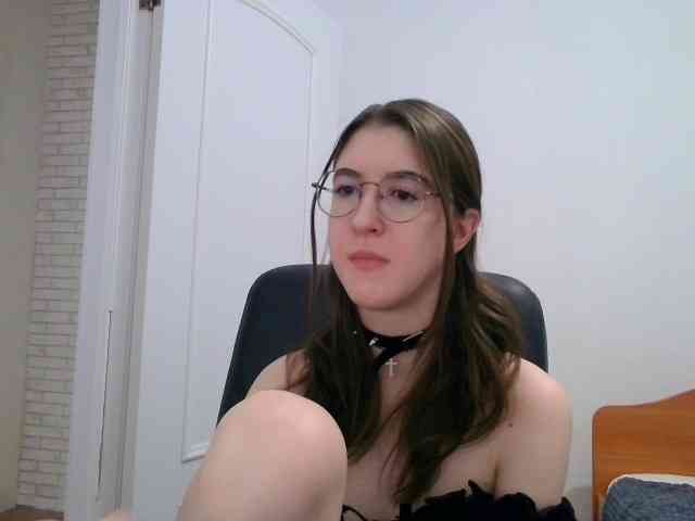 Sweet-Astarte webcam