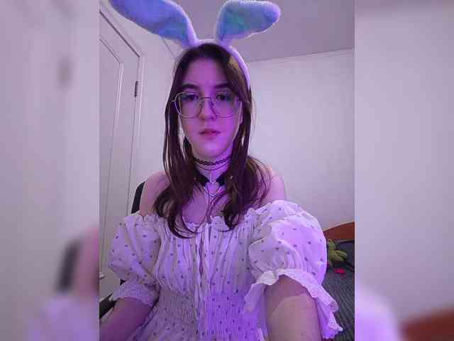 Sweet-Astarte webcam