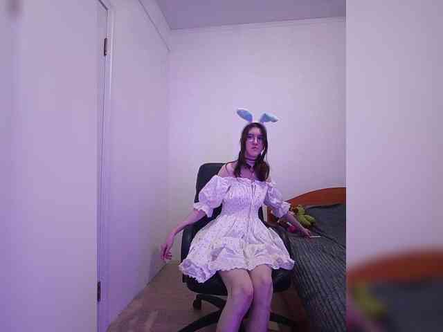 Sweet-Astarte webcam