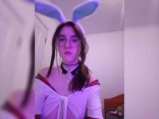 Sweet-Astarte webcam