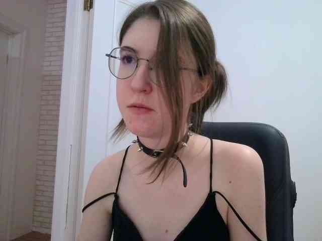 Sweet-Astarte webcam