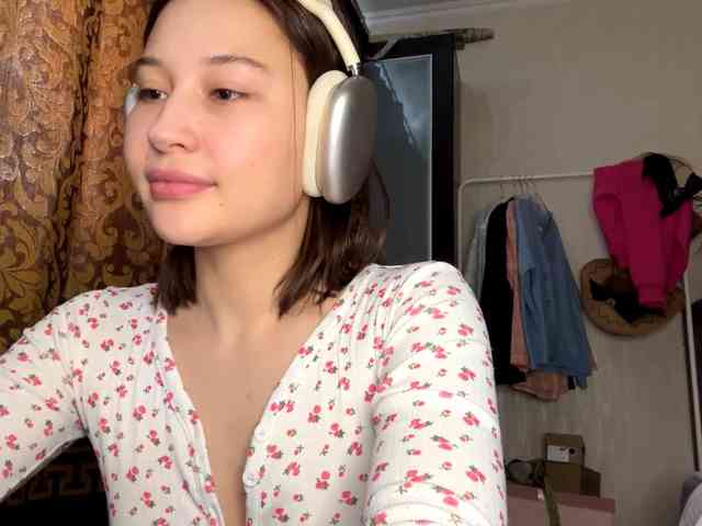 LakishaYanish webcam