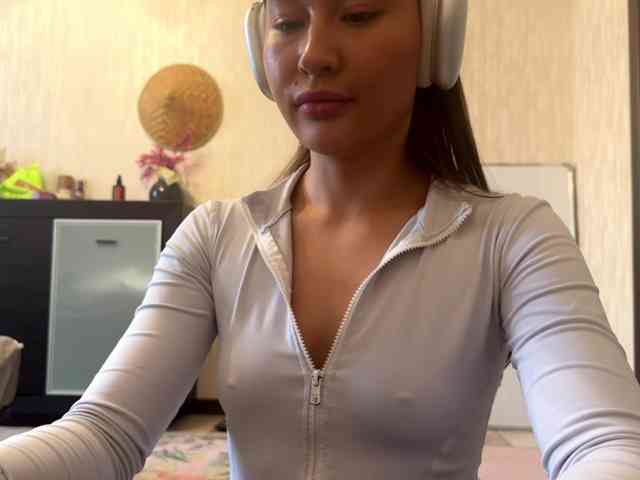 LakishaYanish webcam