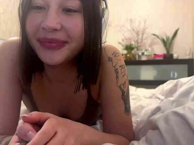 LakishaYanish webcam