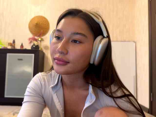 LakishaYanish webcam