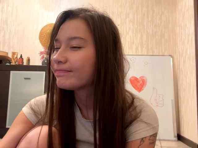 LakishaYanish webcam