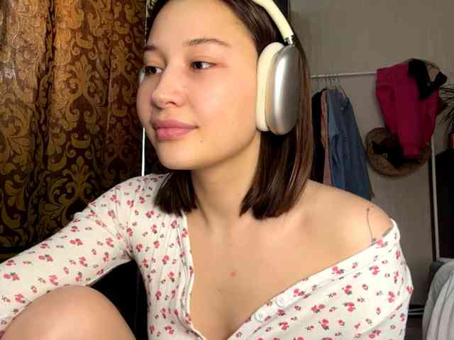 LakishaYanish webcam