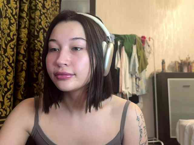 LakishaYanish webcam