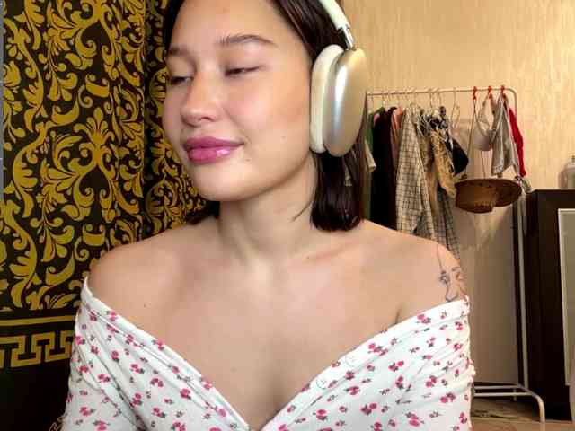 LakishaYanish webcam