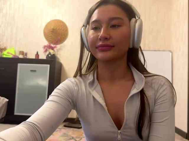 LakishaYanish webcam