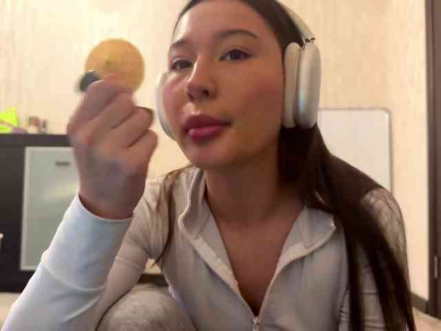 LakishaYanish webcam