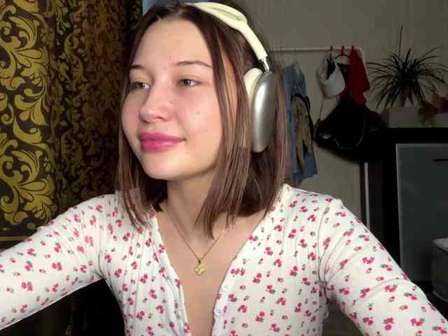 LakishaYanish webcam