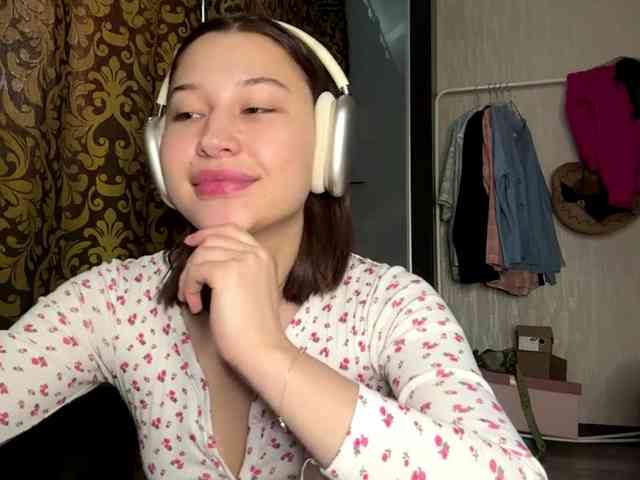 LakishaYanish webcam