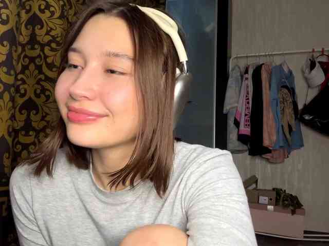 LakishaYanish webcam