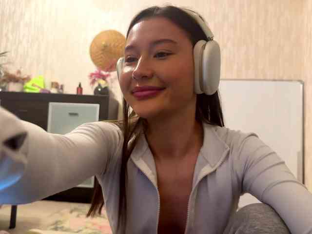 LakishaYanish webcam