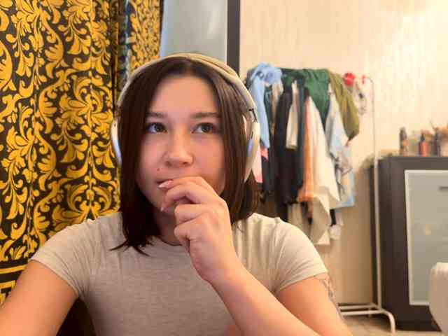 LakishaYanish webcam