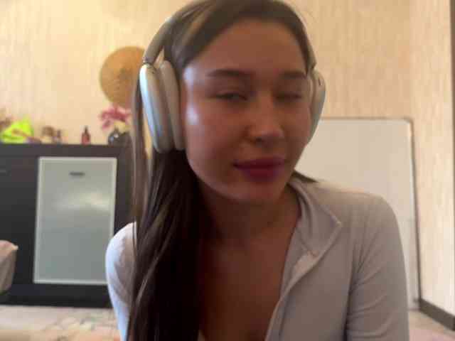 LakishaYanish webcam