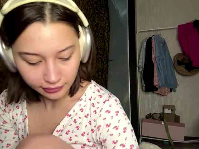 LakishaYanish webcam