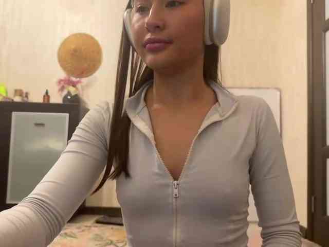 LakishaYanish webcam