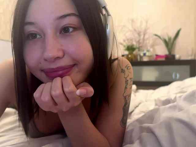 LakishaYanish webcam