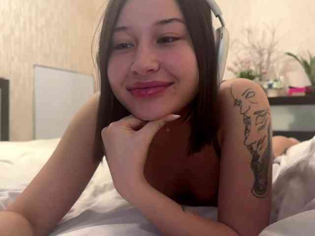 LakishaYanish webcam