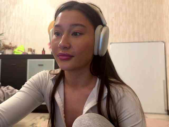 LakishaYanish webcam