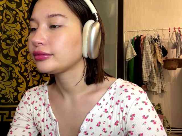 LakishaYanish webcam