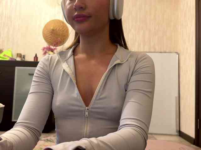 LakishaYanish webcam