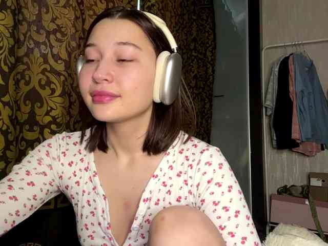 LakishaYanish webcam