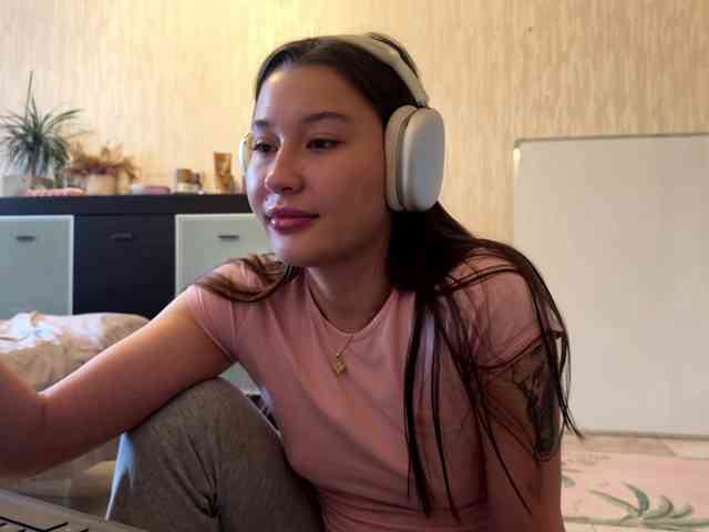 LakishaYanish webcam