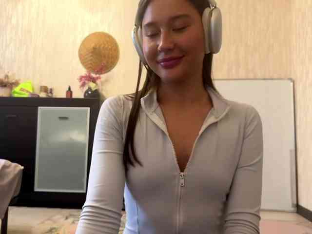 LakishaYanish webcam