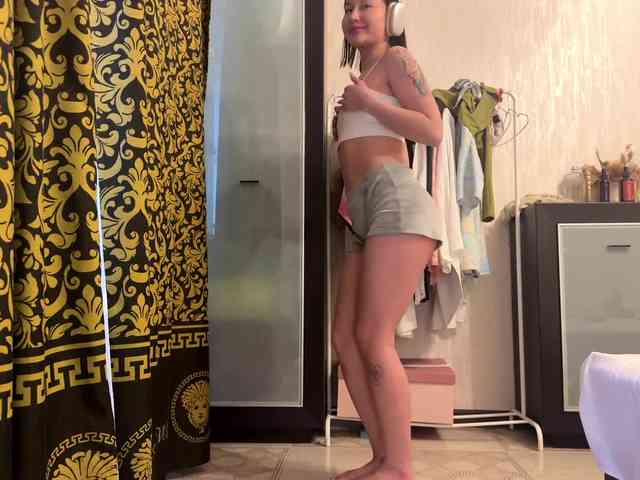 LakishaYanish webcam