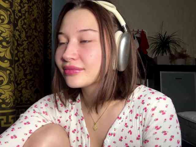 LakishaYanish webcam