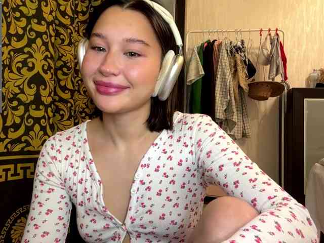 LakishaYanish webcam