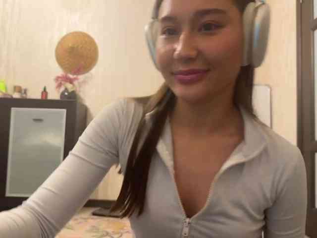 LakishaYanish webcam