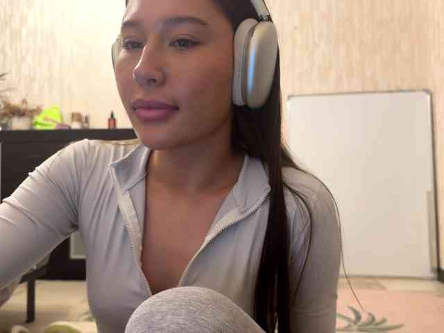 LakishaYanish webcam