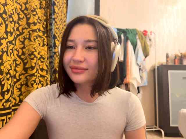 LakishaYanish webcam