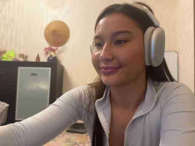 LakishaYanish webcam