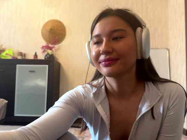 LakishaYanish webcam