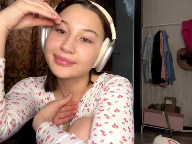 LakishaYanish webcam