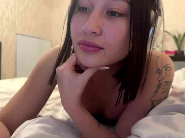 LakishaYanish webcam