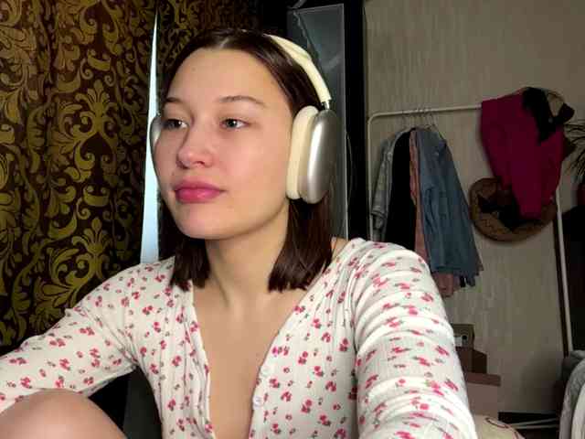 LakishaYanish webcam