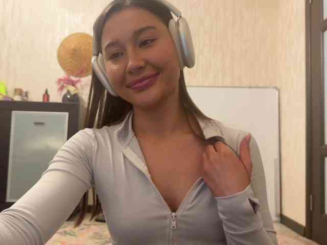 LakishaYanish webcam